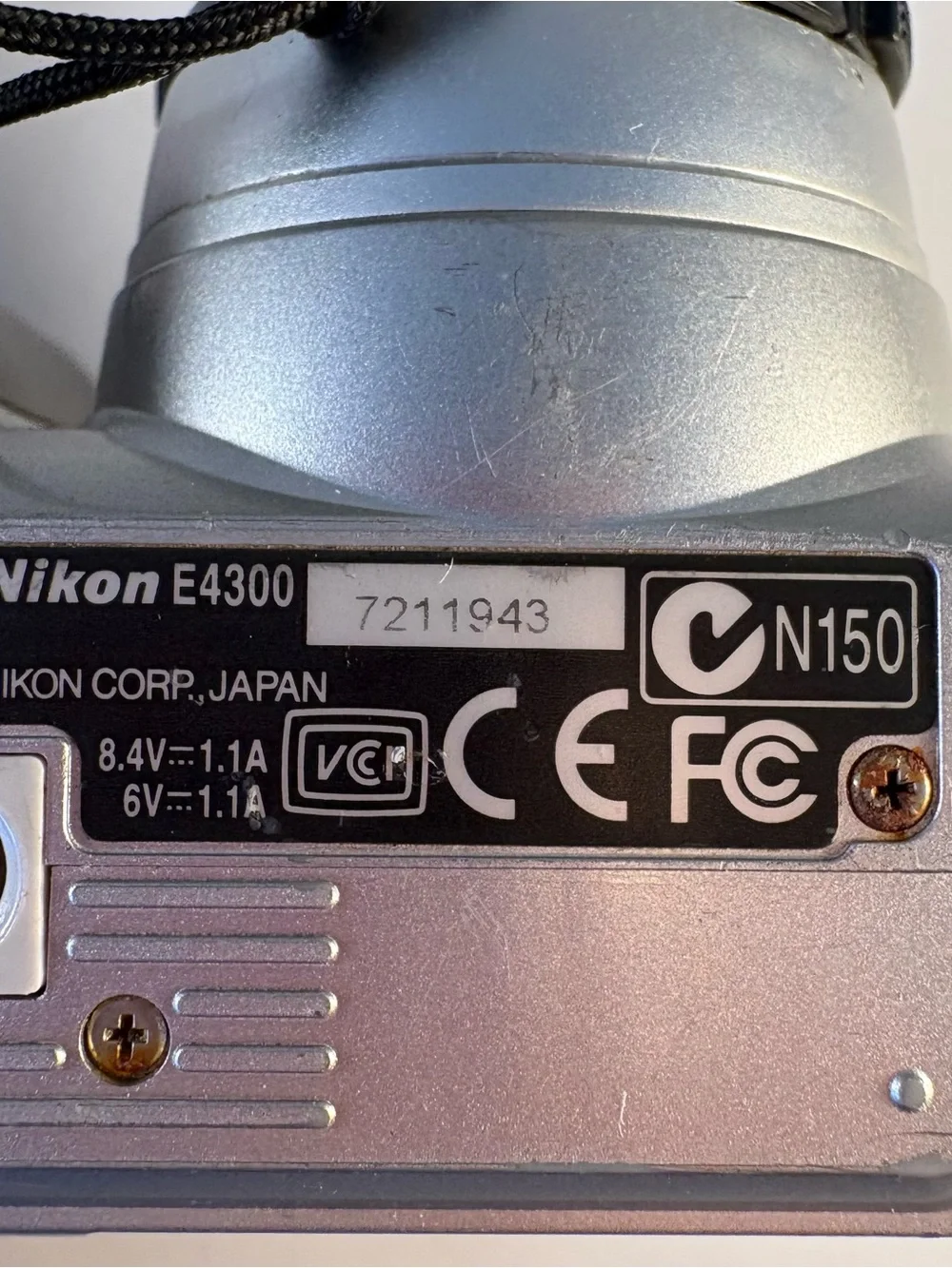 Nikon COOLPIX 4300 4.0MP Digital Camera Silver Memory Card Case BatteryUNTESTED